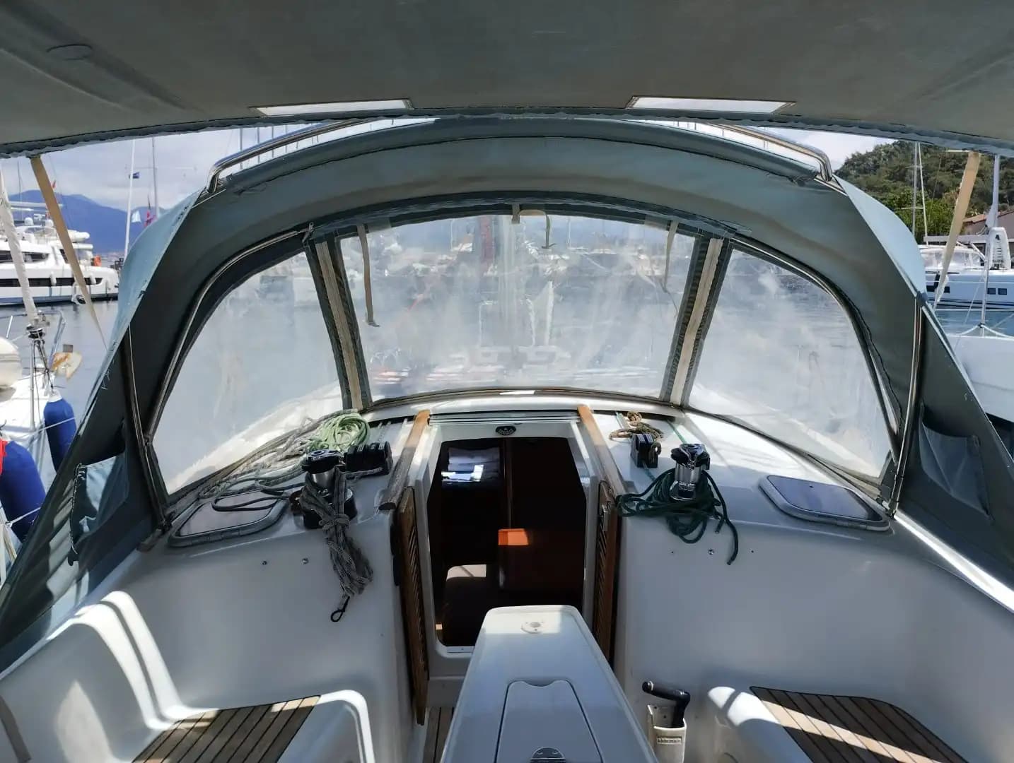 Beneteau Oceanis 40 Cansum - Bella Yachting 3