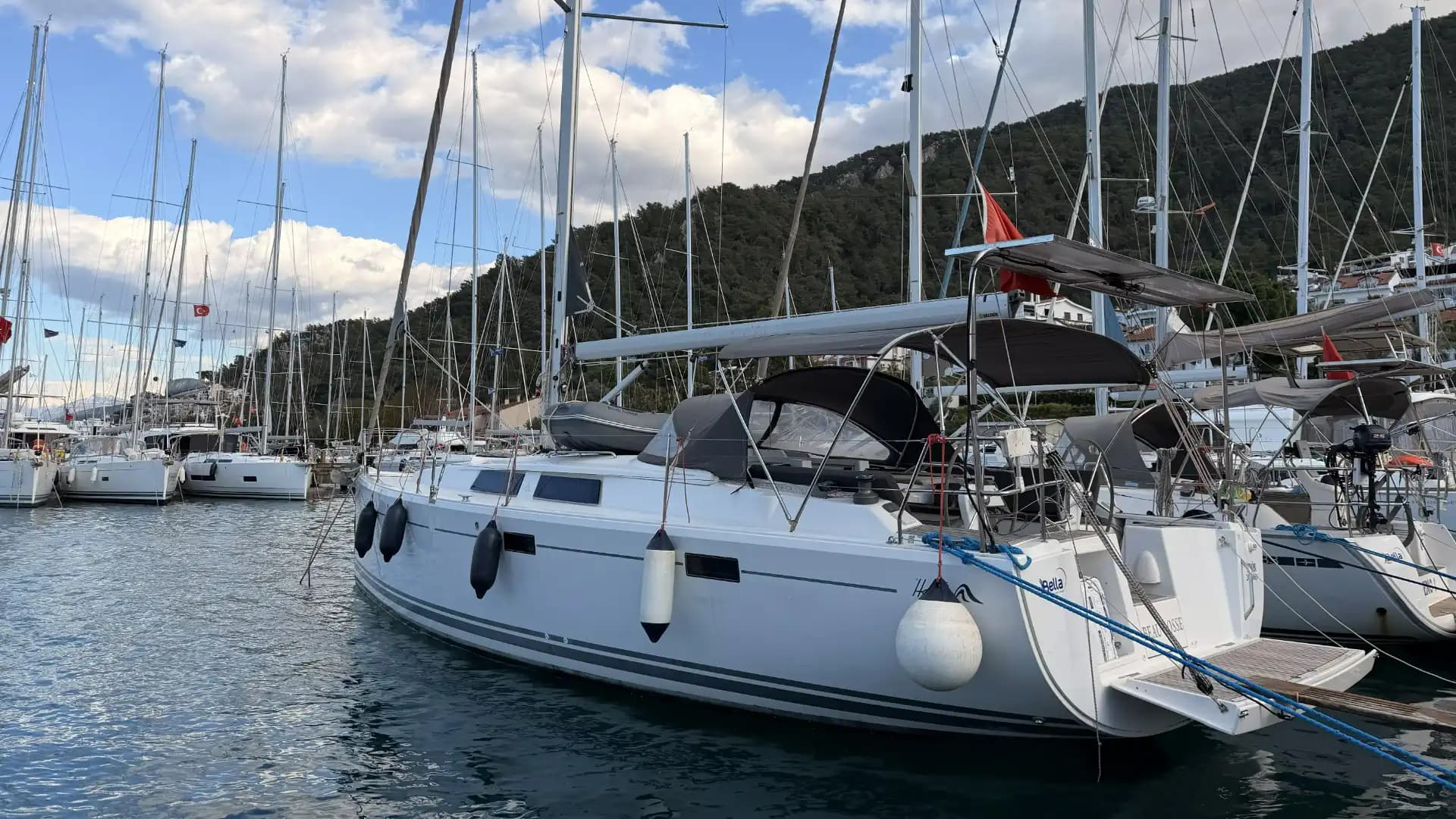Hanse 415 BEAU GOSSE - Bella Yachting 2