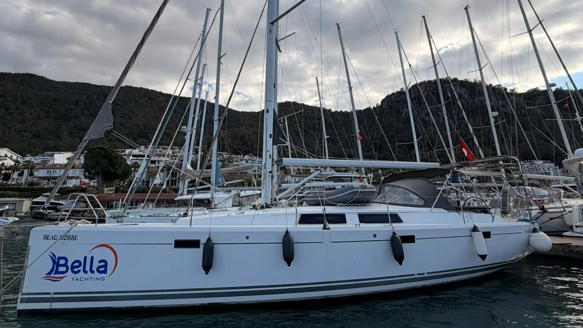 Hanse 415 BEAU GOSSE - Bella Yachting 4
